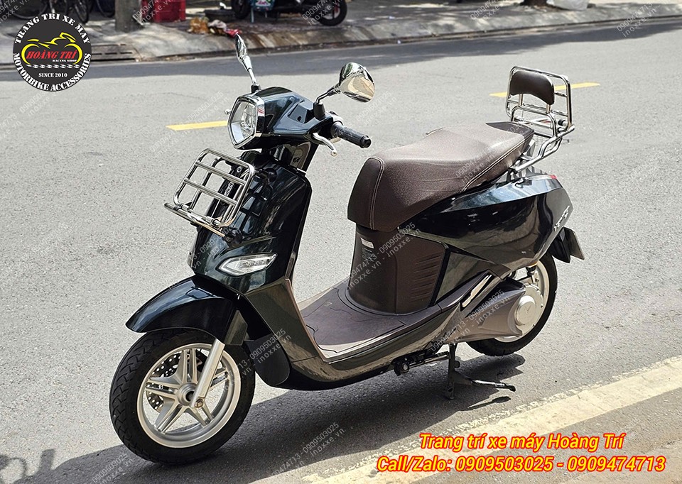 Baga trước xe máy điện Vento kiểu Vespa