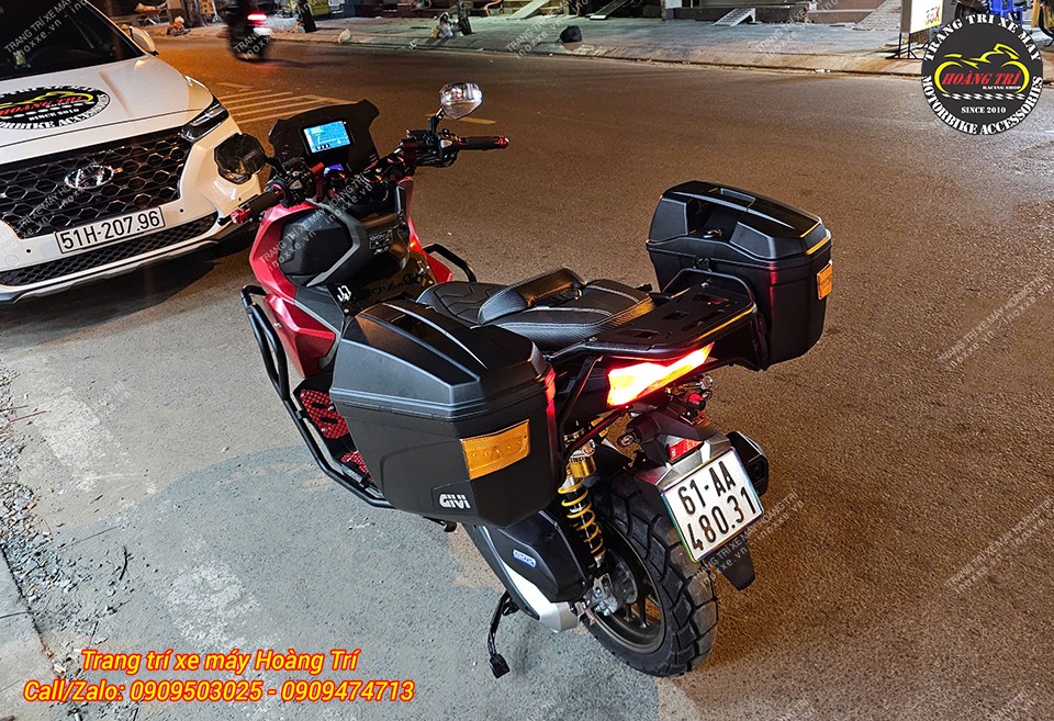 Trọn bộ Baga sau và thùng hông Givi E22N cho xe ADV 160