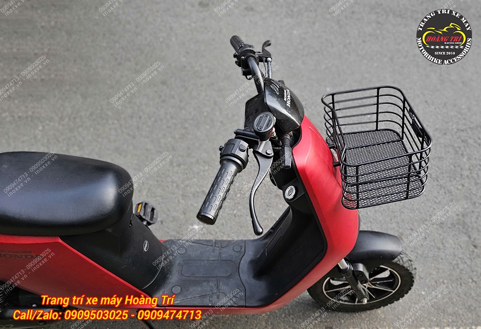 Rổ trước mặt nạ xe máy điện