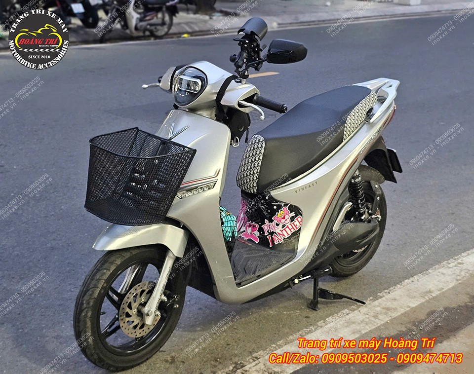 Rổ trước mặt nạ xe máy điện