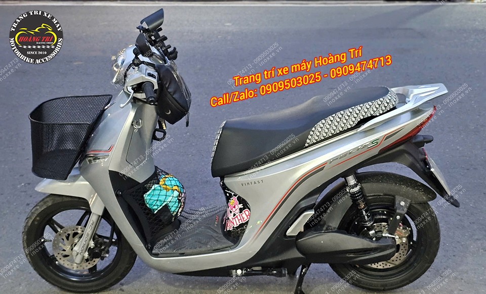 Rổ trước mặt nạ xe máy điện