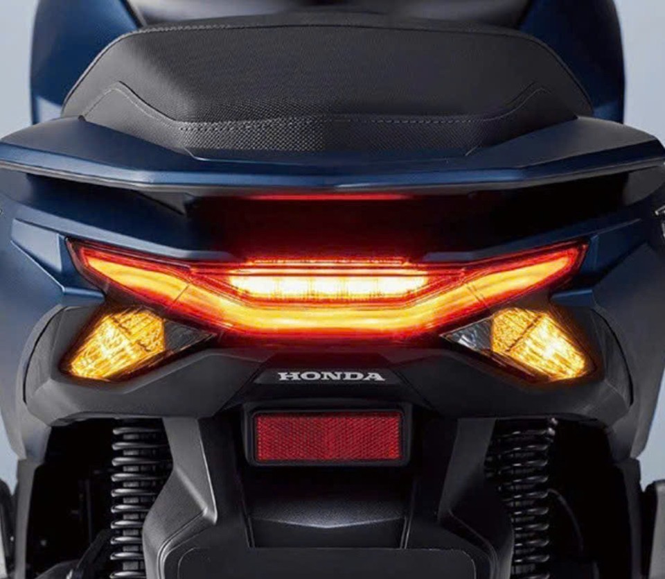 Cụm đèn hậu PCX 160 chính hãng Honda