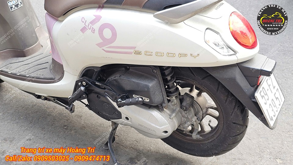 Gác chân phụ HTR nhôm CNC cho xe Scoopy