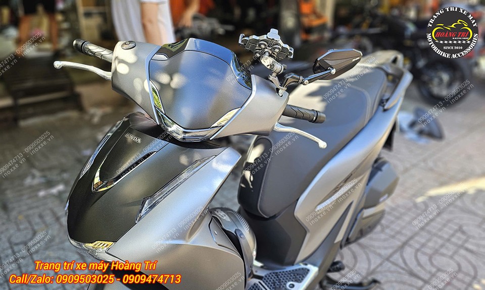 Chụp nắp kính hậu Carbon cho xe SH