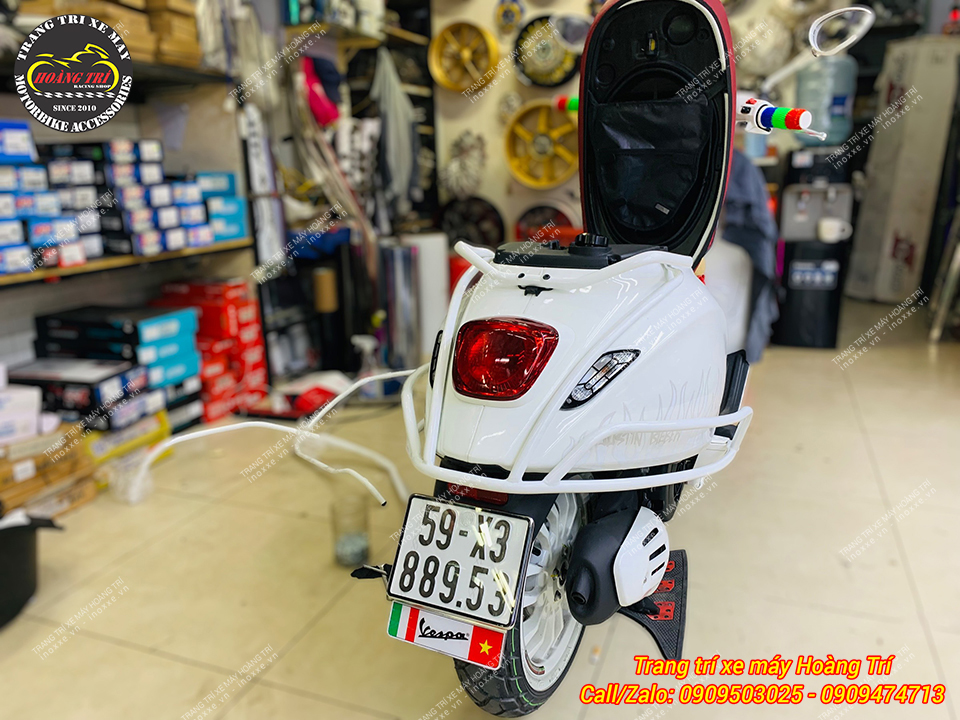 Khung bảo vệ Vespa Sprint Justin Bieber sơn tĩnh điện màu trắng