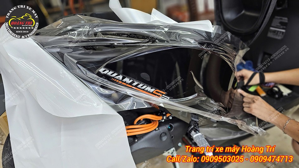Dán keo xe máy điện Dat Bike Quantum