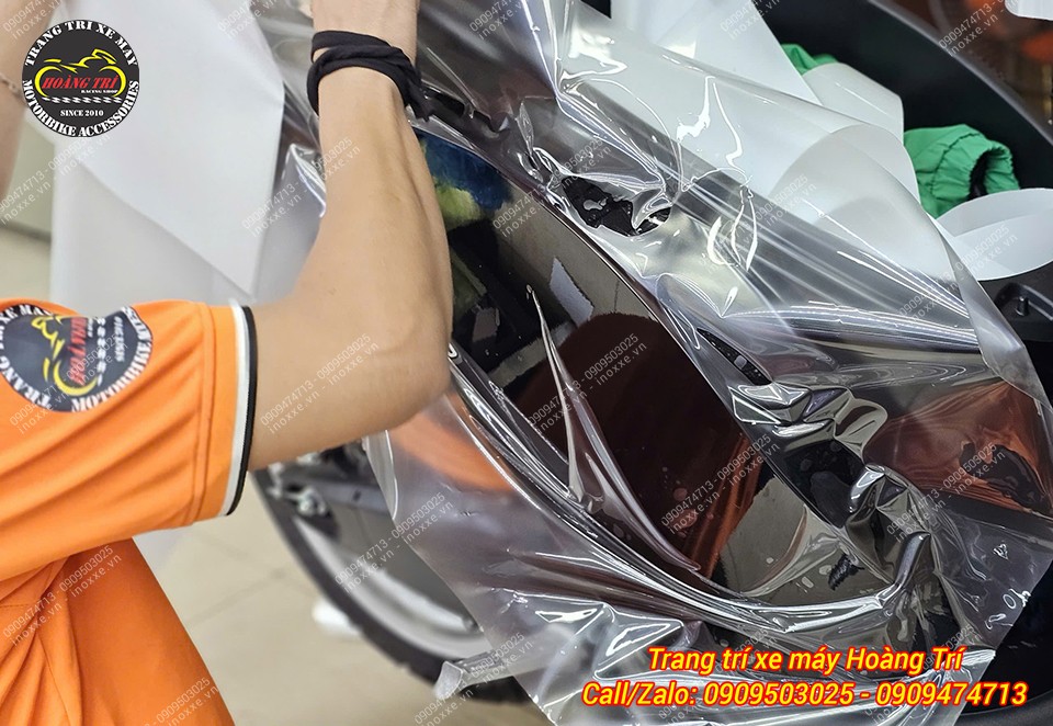 Dán keo xe máy điện Dat Bike Quantum