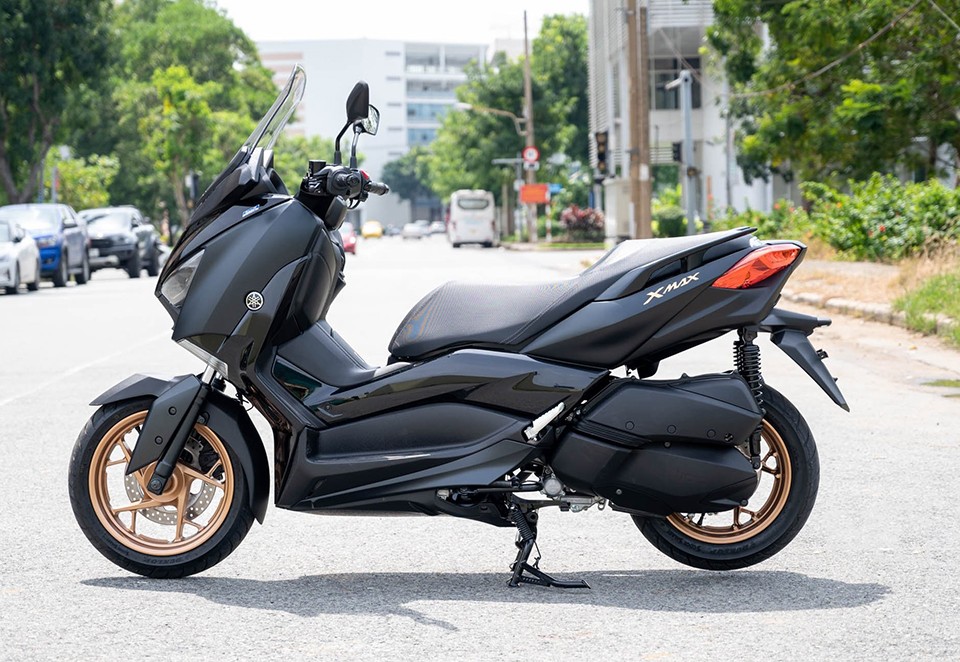 Gác chân phụ HTR độ cho xe XMax 300