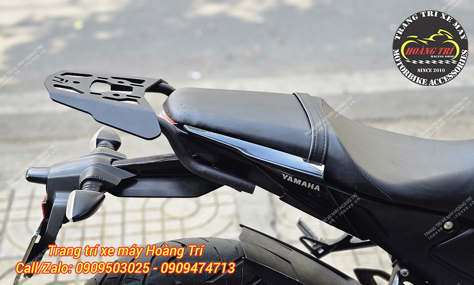 Baga sau F1 Yamaha MT15