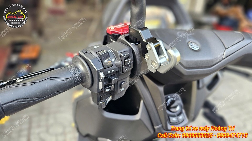 Lắp công tắc tắt mở đèn cho xe Yamaha Nmax