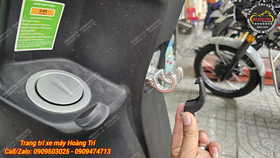 Móc treo đồ xe Freego