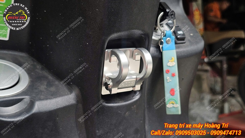 Móc treo đồ xe Freego