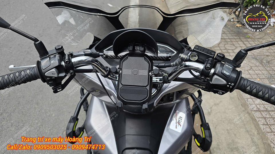 Giá đỡ điện thoại FRX tích hợp sạc không dây