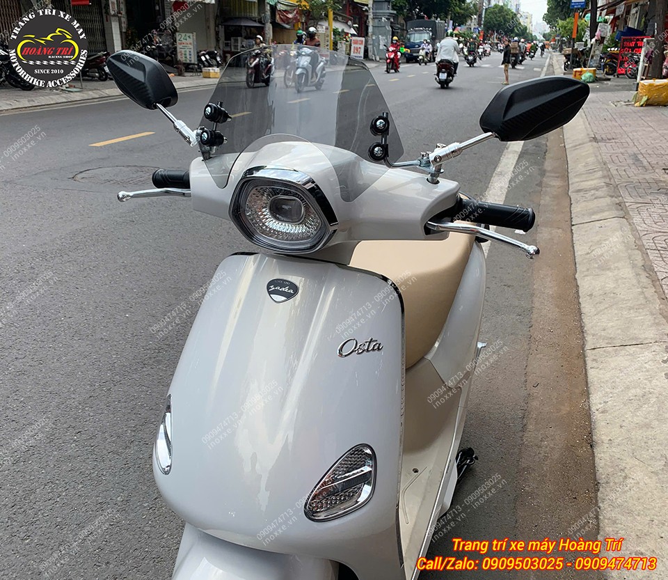 Kính chắn gió xe máy điện Yadea