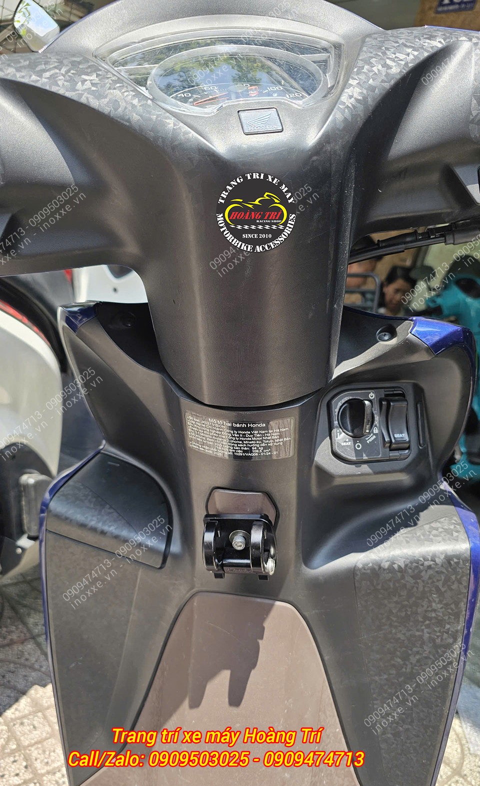 Móc treo đồ cho xe Vision