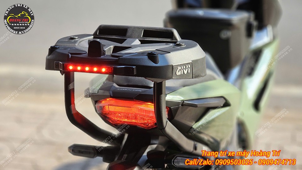 Baga sau Givi HRX cho xe Winner R đế thùng có đèn Stop