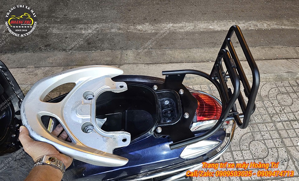 Baga sau xe Nozza 2011 kiểu Vespa
