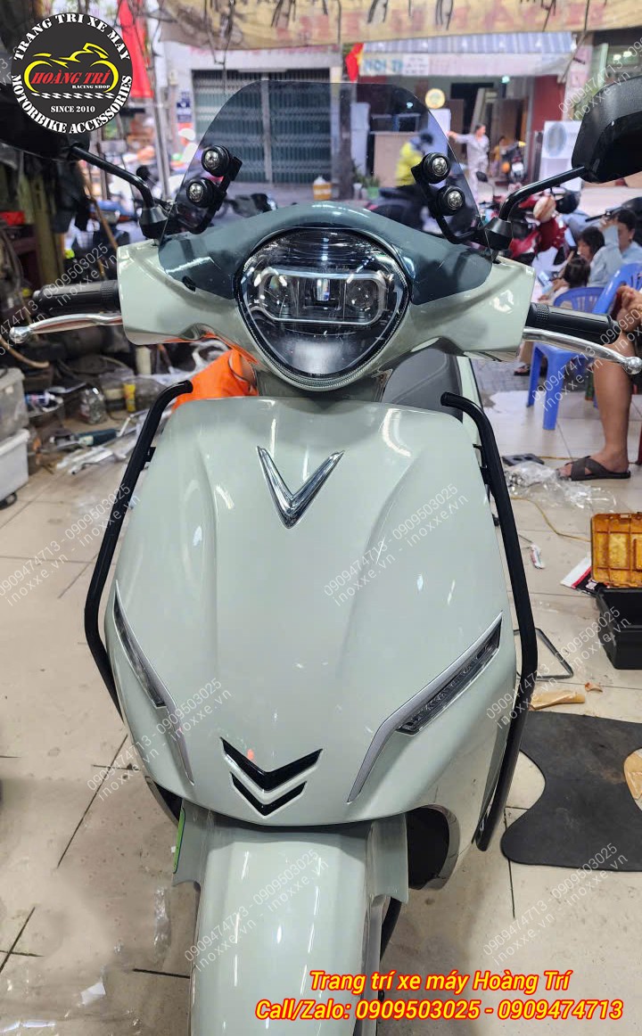 Kính chắn gió xe máy điện Vinfast Feliz