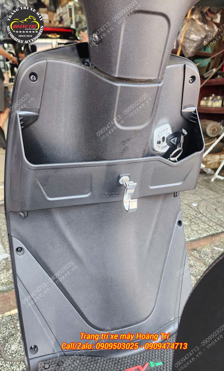 Hộc đựng đồ xe máy điện Vinfast EVO