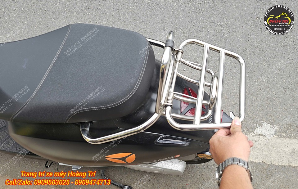 Baga sau tựa lưng xe máy điện Yadea
