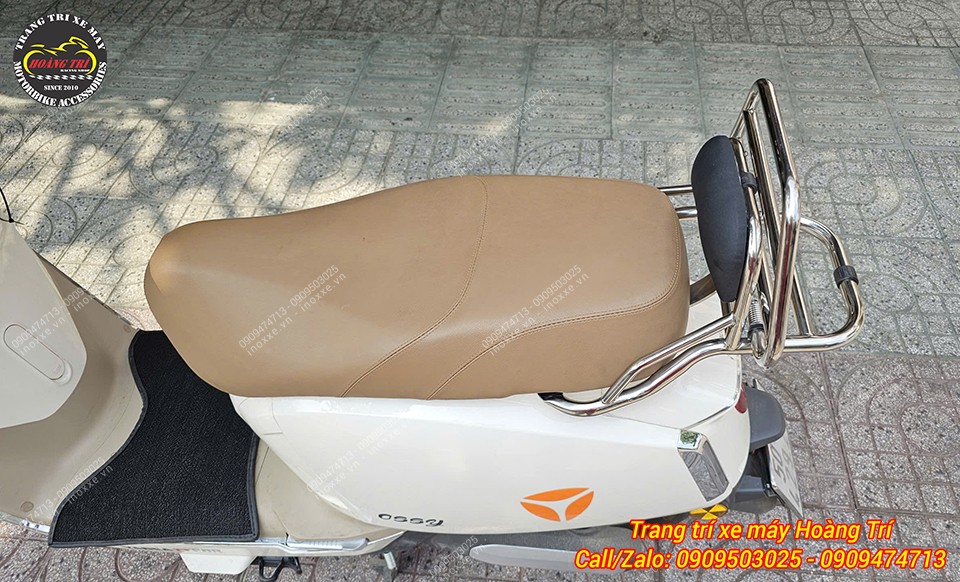 Baga sau tựa lưng xe máy điện Yadea