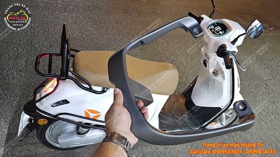 Baga sau kiểu Vespa độ cho xe máy điện Yadea