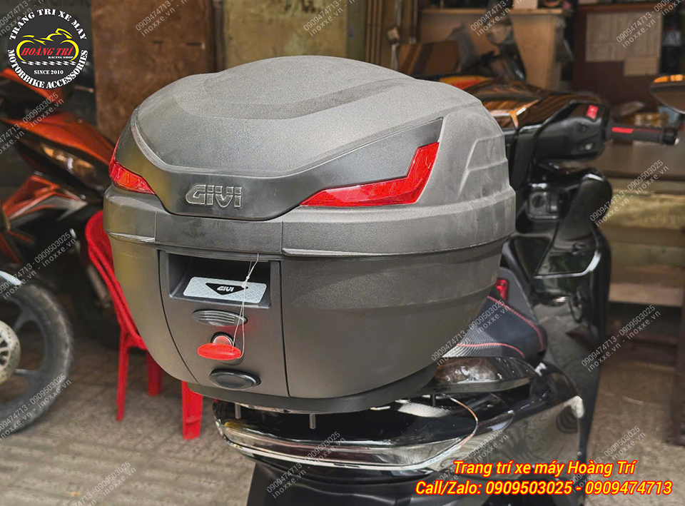 Thùng sau Givi B27NX