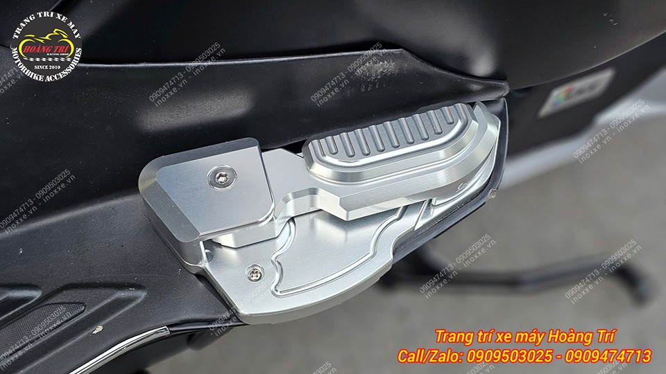Gác chân sau nhôm HTR lắp xe Vespa Sprint, Vespa Primavera