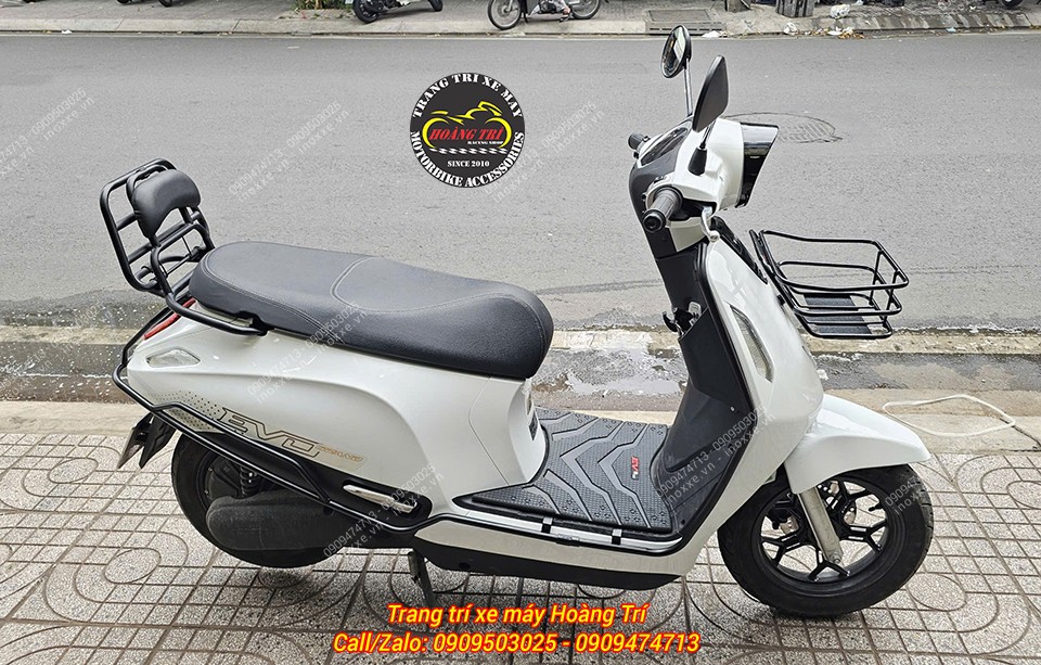Rổ trước mặt nạ xe máy điện Vinfast EVO