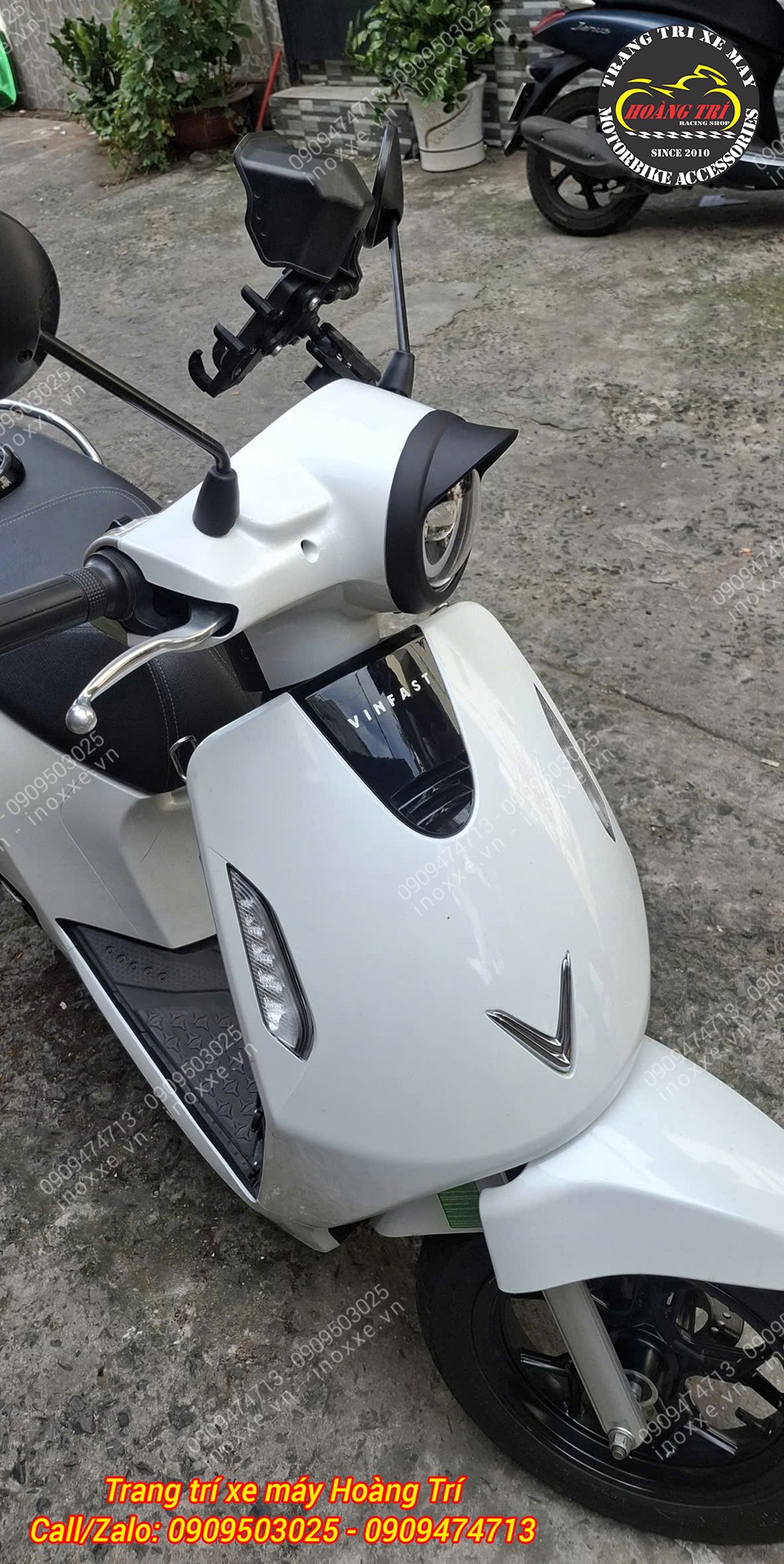 Ốp đèn pha xe máy điện Vinfast EVO