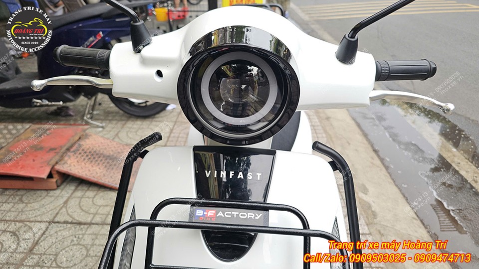 Ốp đèn pha xe máy điện Vinfast EVO