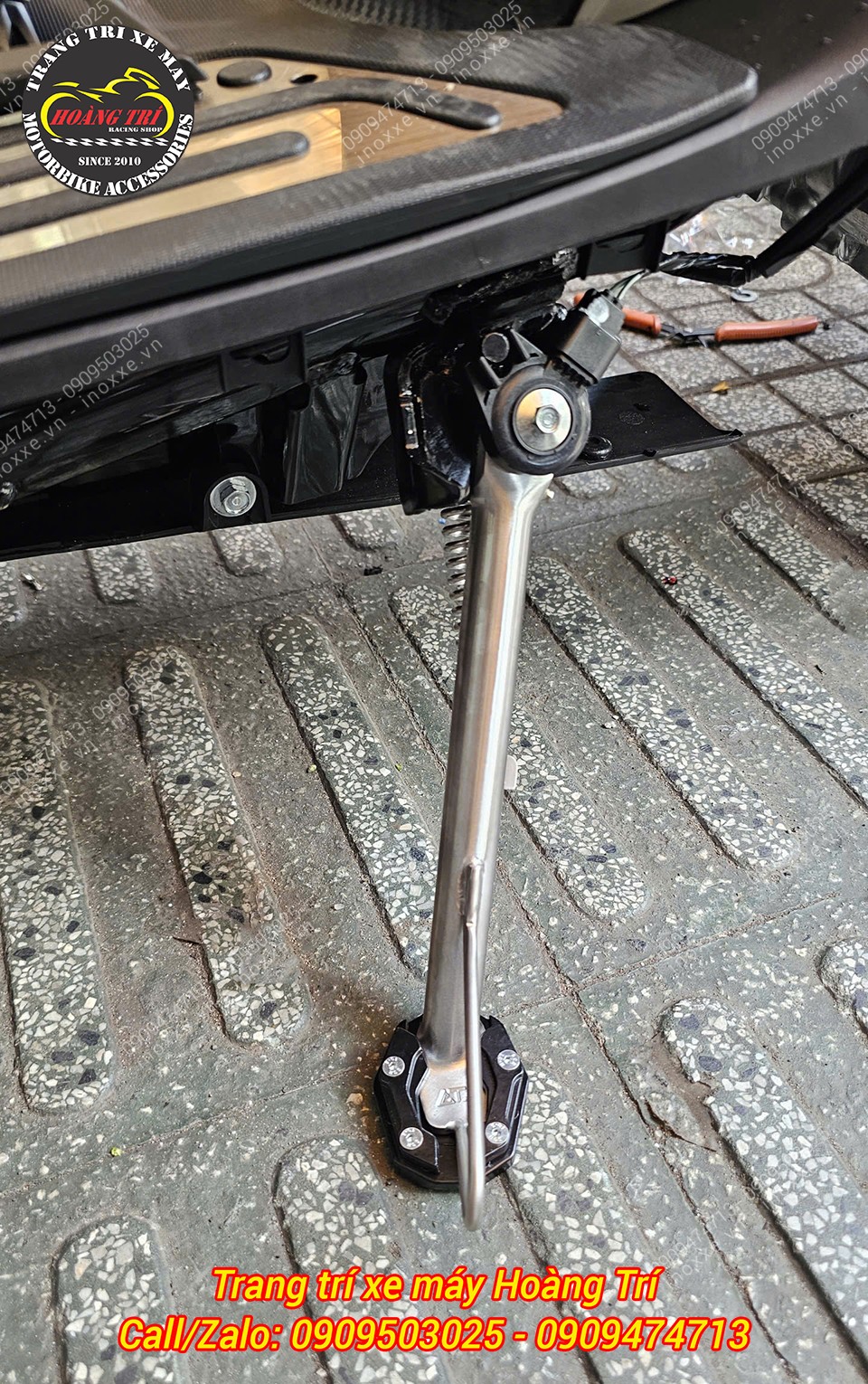 Chân chống inox cho xe SH Việt Nam