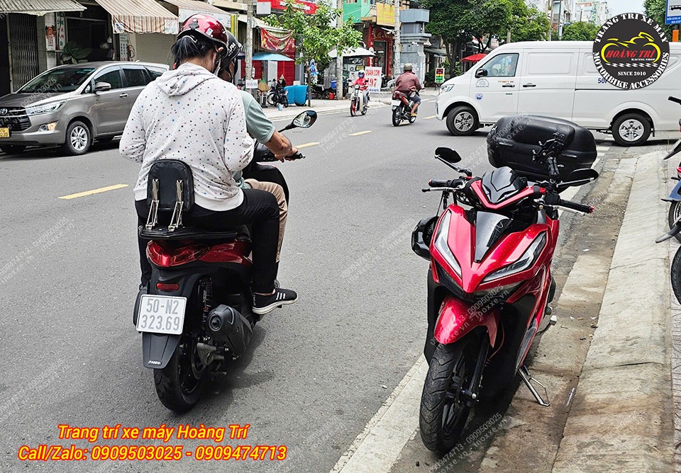 Baga sau tựa lưng Piaggio Medley bật/gấp 2 chiều