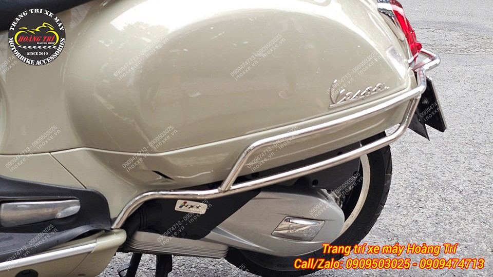 Khung inox bảo vệ xe Vespa GTS - mẫu mới 2021