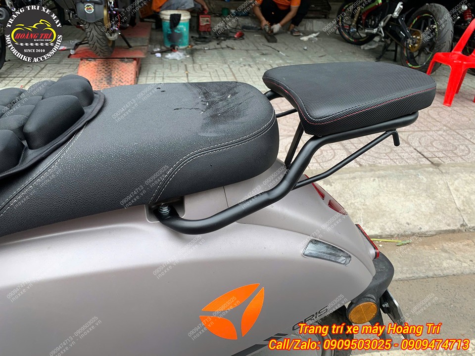 Baga sau xe máy điện Vinfast Klara, Yadea Odora