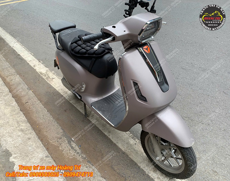 Baga sau xe máy điện Vinfast Klara, Yadea Odora