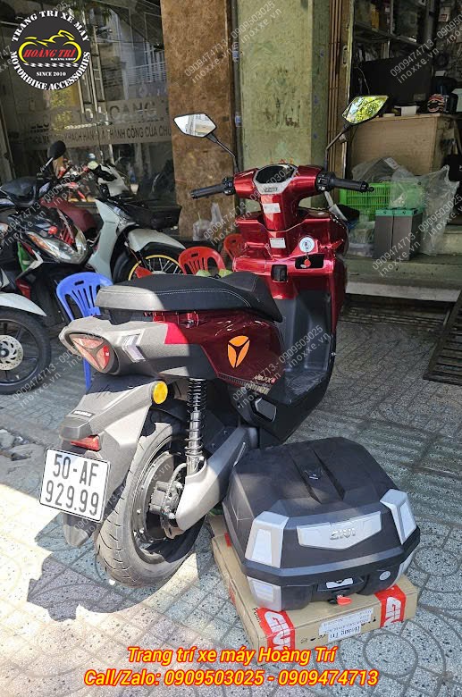 Trọn bộ baga sau và thùng Givi chính hãng lắp cho xe Yadea Velax U