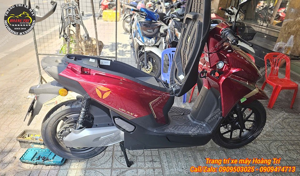 Trọn bộ baga sau và thùng Givi chính hãng lắp cho xe Yadea Velax U