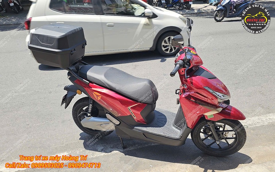 Trọn bộ baga sau và thùng Givi chính hãng lắp cho xe Yadea Velax U