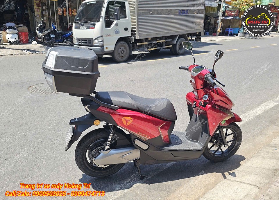 Trọn bộ baga sau và thùng Givi chính hãng lắp cho xe Yadea Velax U