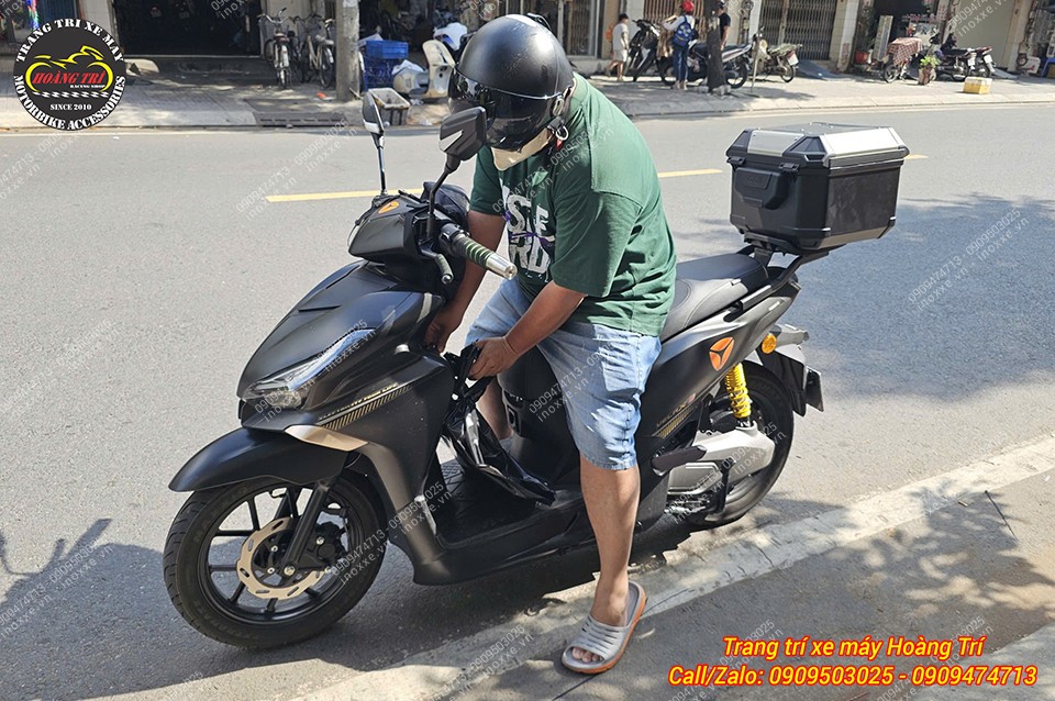 Trọn bộ baga sau và thùng Givi chính hãng lắp cho xe Yadea Velax U