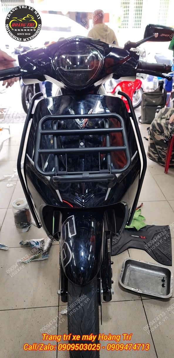 Baga trước xe máy điện Feliz kiểu Vespa