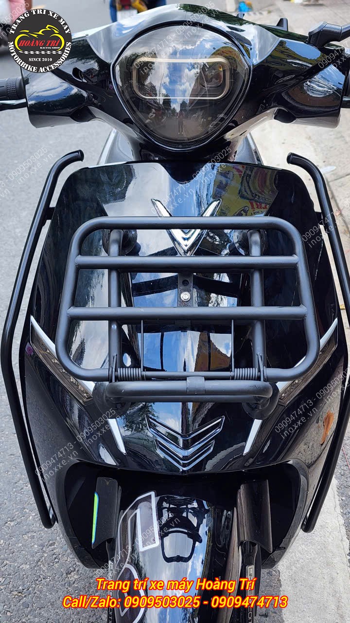 Baga trước xe máy điện Feliz kiểu Vespa