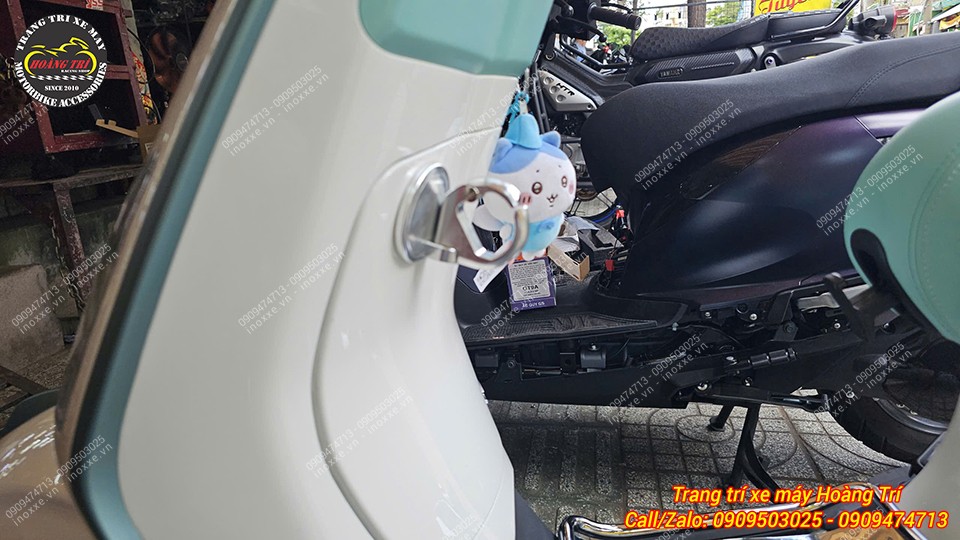 Móc treo đồ Vespa - nhôm CNC