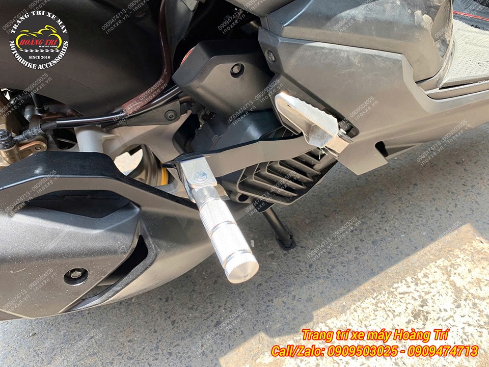 Gác chân phụ xe Vario 160