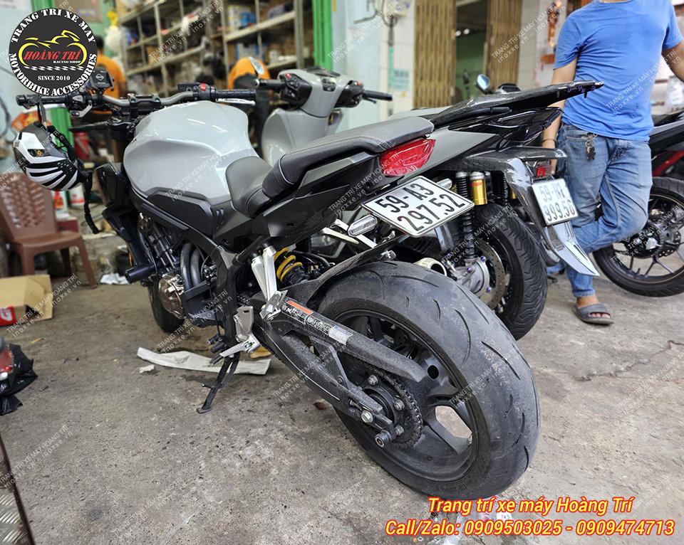 Pát biển số CB650