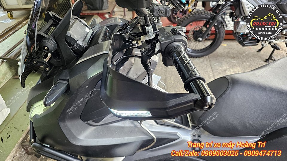 Bảo vệ tay lái MotoWolf chính hãng có đèn xi nhan