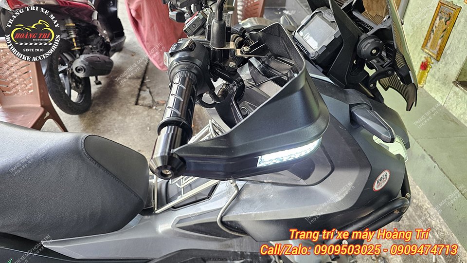 Bảo vệ tay lái MotoWolf chính hãng có đèn xi nhan