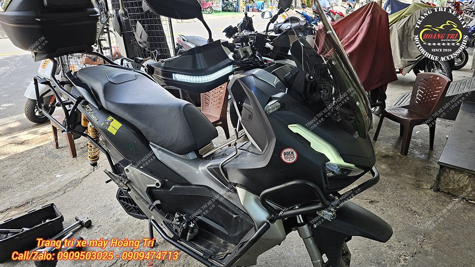 Bảo vệ tay lái MotoWolf chính hãng có đèn xi nhan