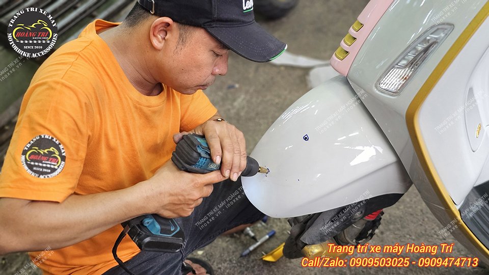 Ốp trang trí chắn bùn trước xe Vespa SZR nhôm CNC